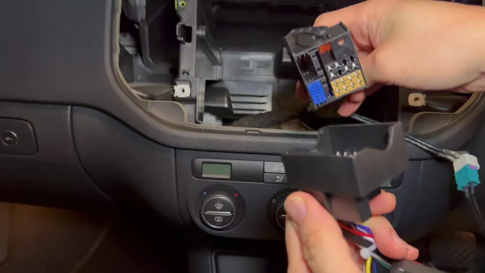 Connecting the quad-lock